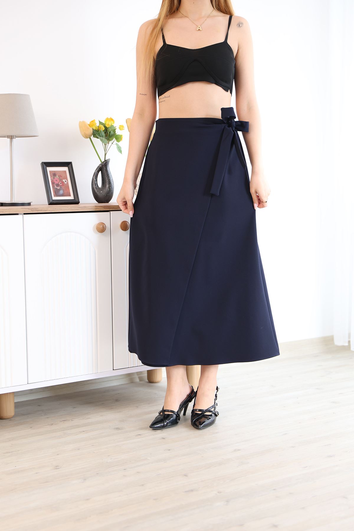 Ön Kapak Detay Atlas  Etek-Siyah