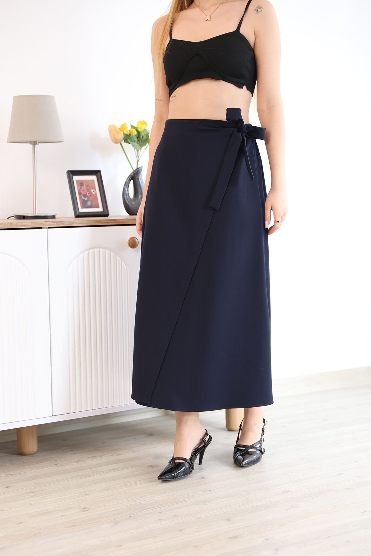 Ön Kapak Detay Atlas  Etek-Siyah