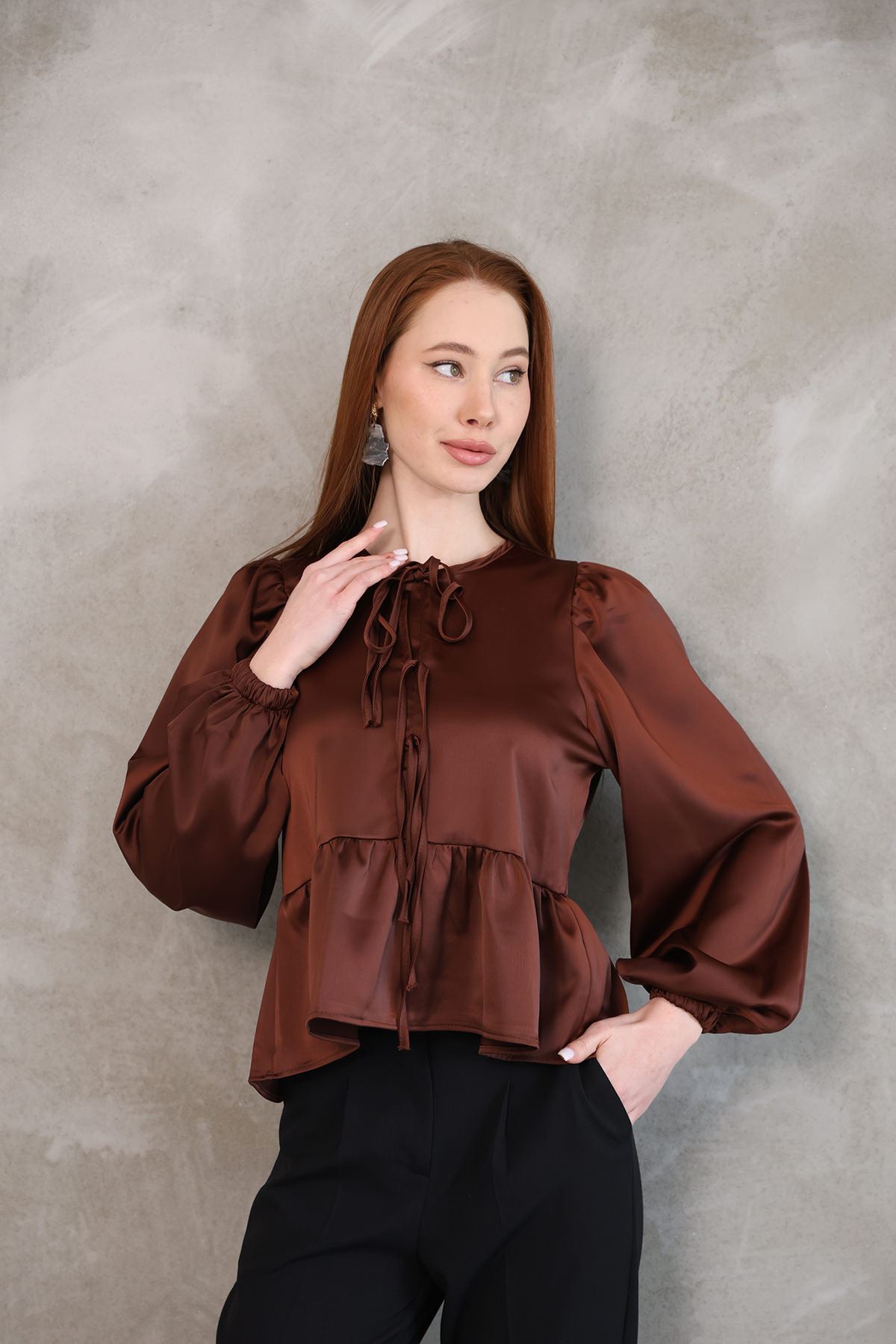 Yaka Biye Etek Büzgülü Tunik-Kahve