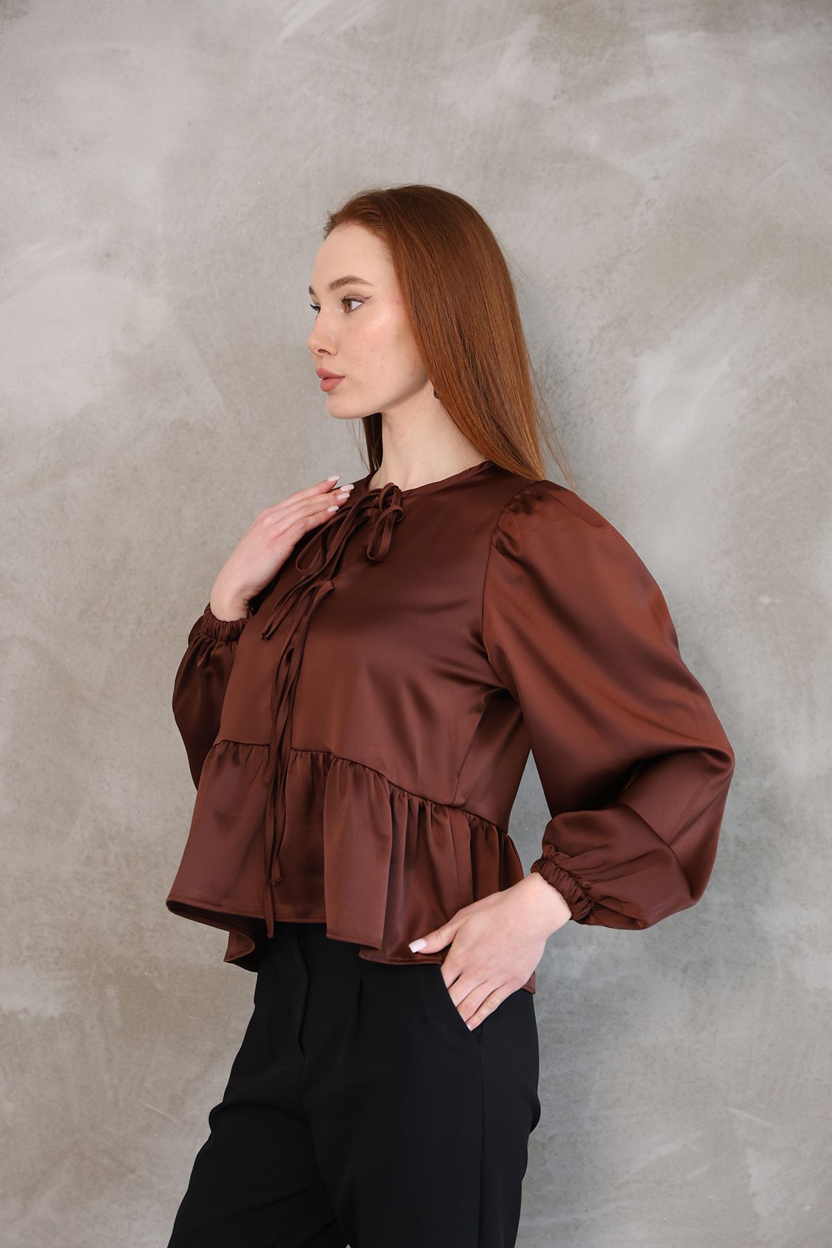Yaka Biye Etek Büzgülü Tunik-Kahve
