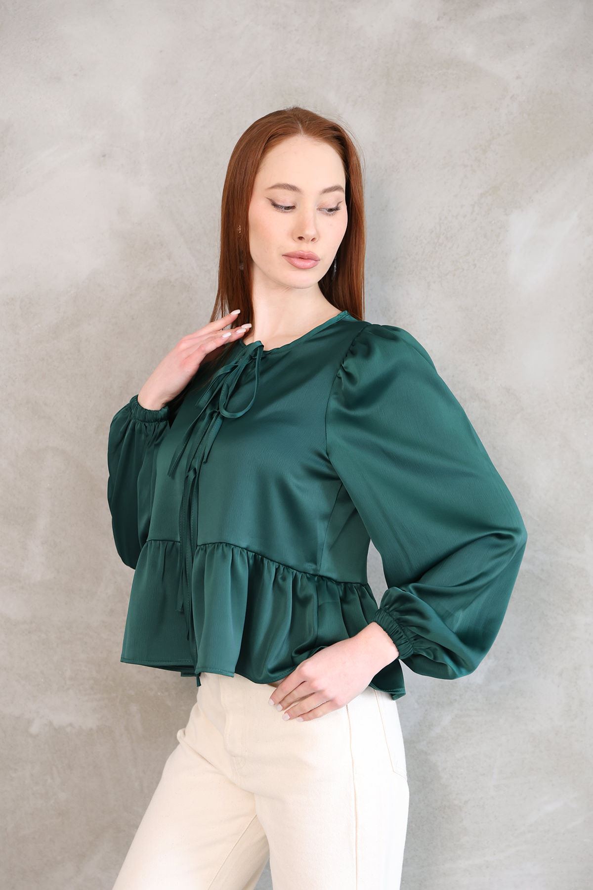 Yaka Biye Etek Büzgülü Tunik-Zümrüt Yeşili