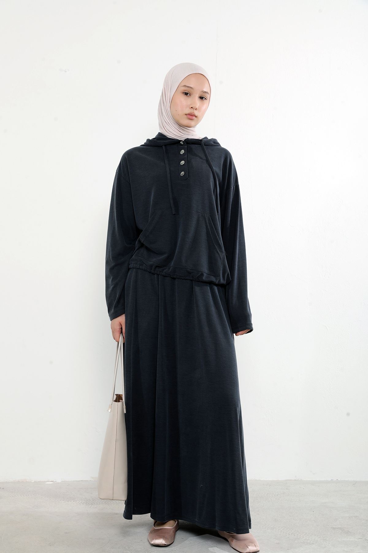 Kadın Önü Çıtçıt Pat Detaylı Kanguru Cepli Kapüşonlu Tesettür Etekli Takım Siyah