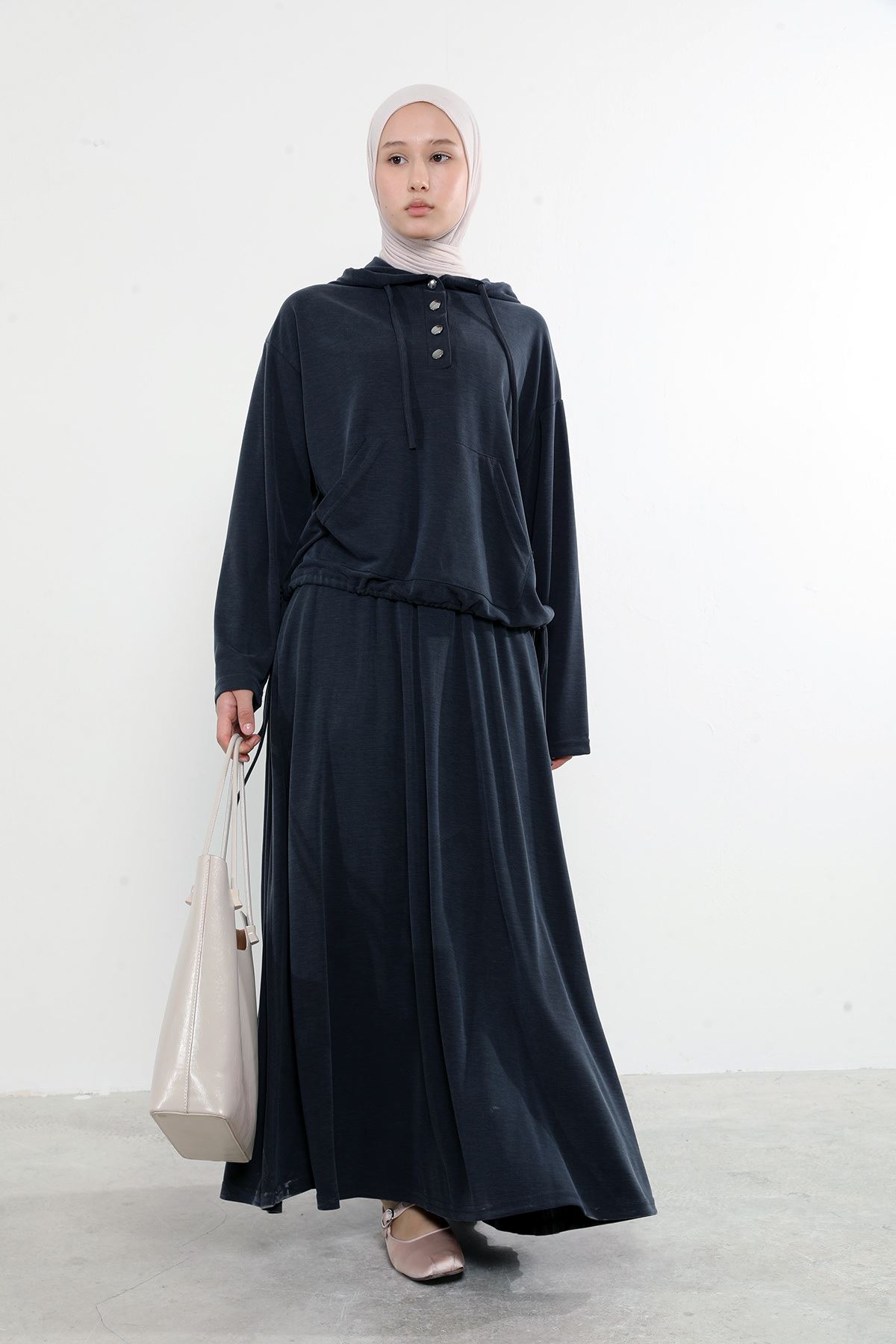 Kadın Önü Çıtçıt Pat Detaylı Kanguru Cepli Kapüşonlu Tesettür Etekli Takım Siyah