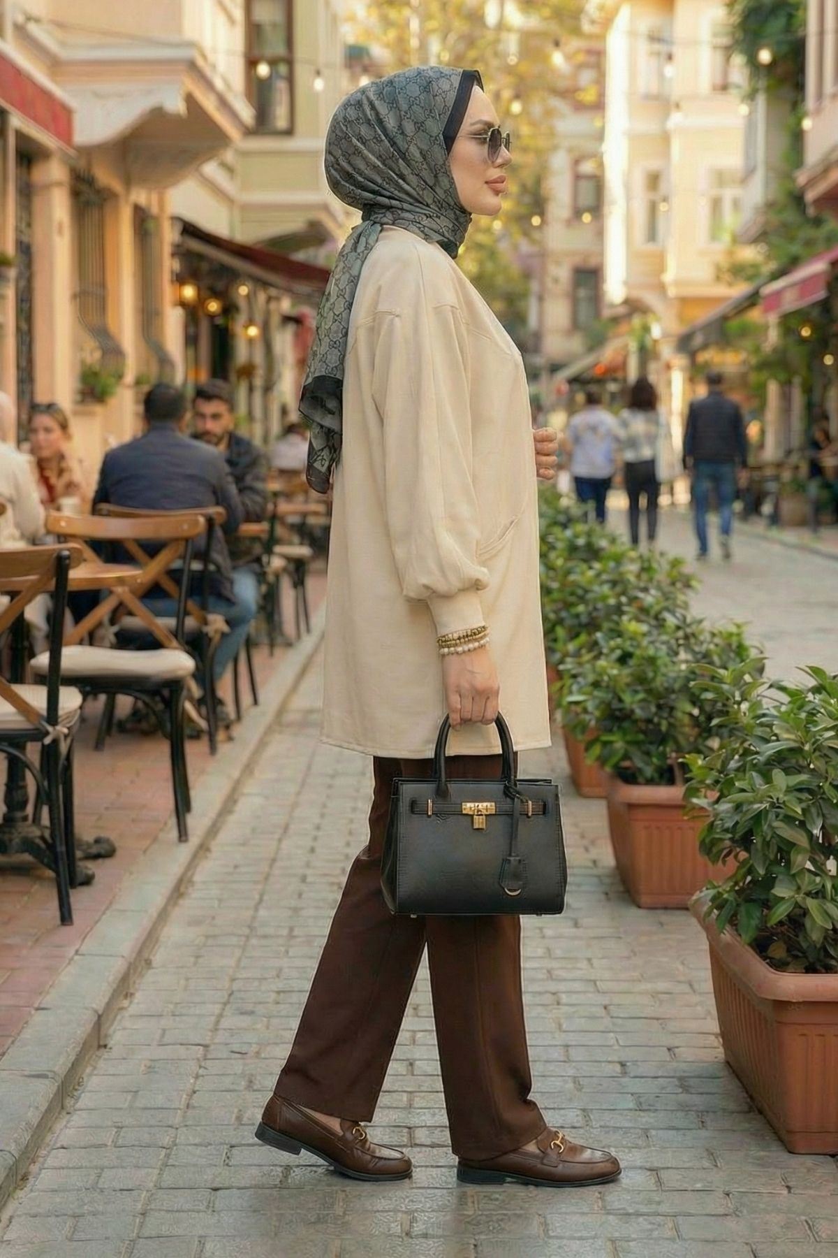 Kadın Cepli Oversize Tesettür Kimono Hırka – Mevsimlik Rahat Kesim Uzun Ceket Krem