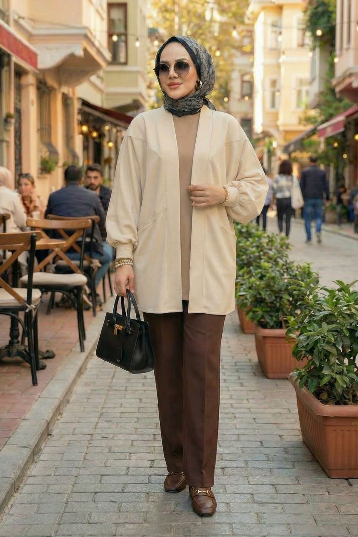 Kadın Cepli Oversize Tesettür Kimono Hırka – Mevsimlik Rahat Kesim Uzun Ceket Krem