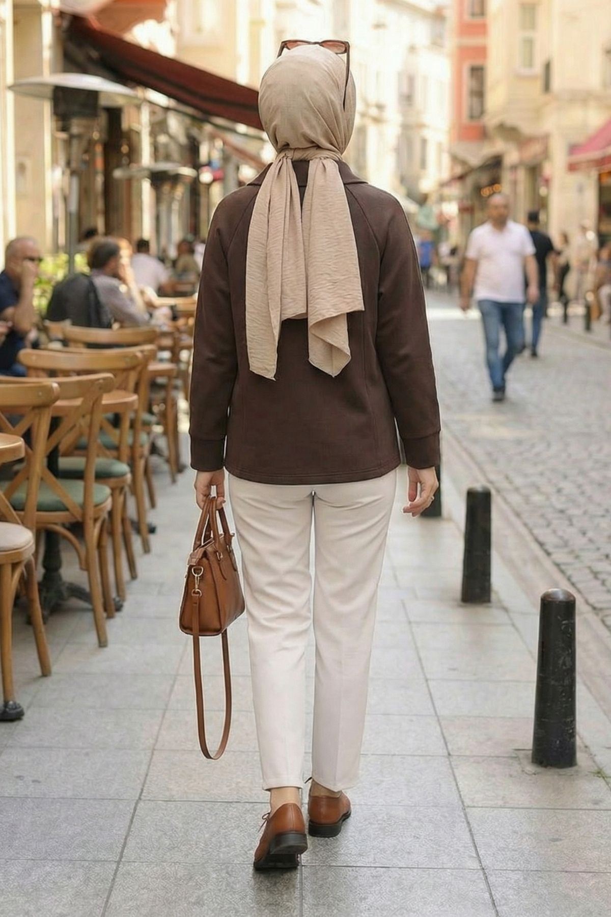 Kadın Kahverengi Fermuarlı Tesettür Ceket  Mevsimlik Rahat Kesim Spor Şık Kısa Kap