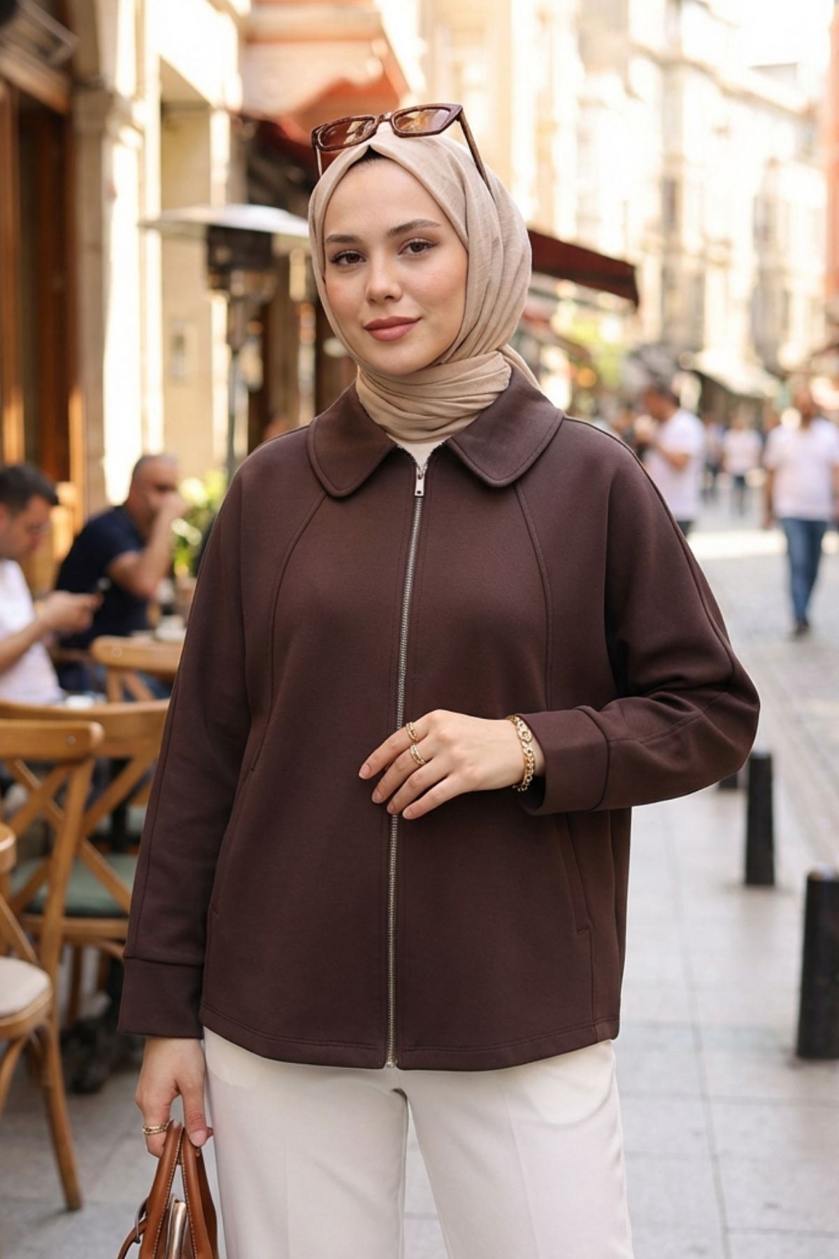 Kadın Kahverengi Fermuarlı Tesettür Ceket  Mevsimlik Rahat Kesim Spor Şık Kısa Kap