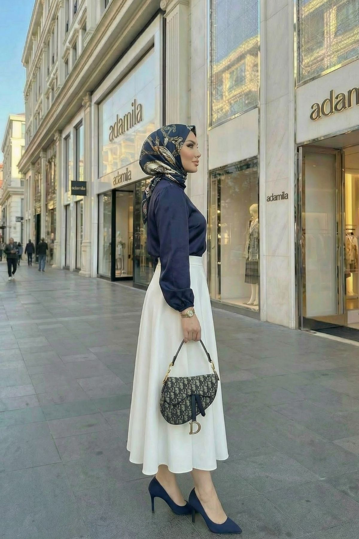 Kadın Lastikli Kol Yarı Dik Yaka Arka Fermuar Detay Saten Tunik Lacivert