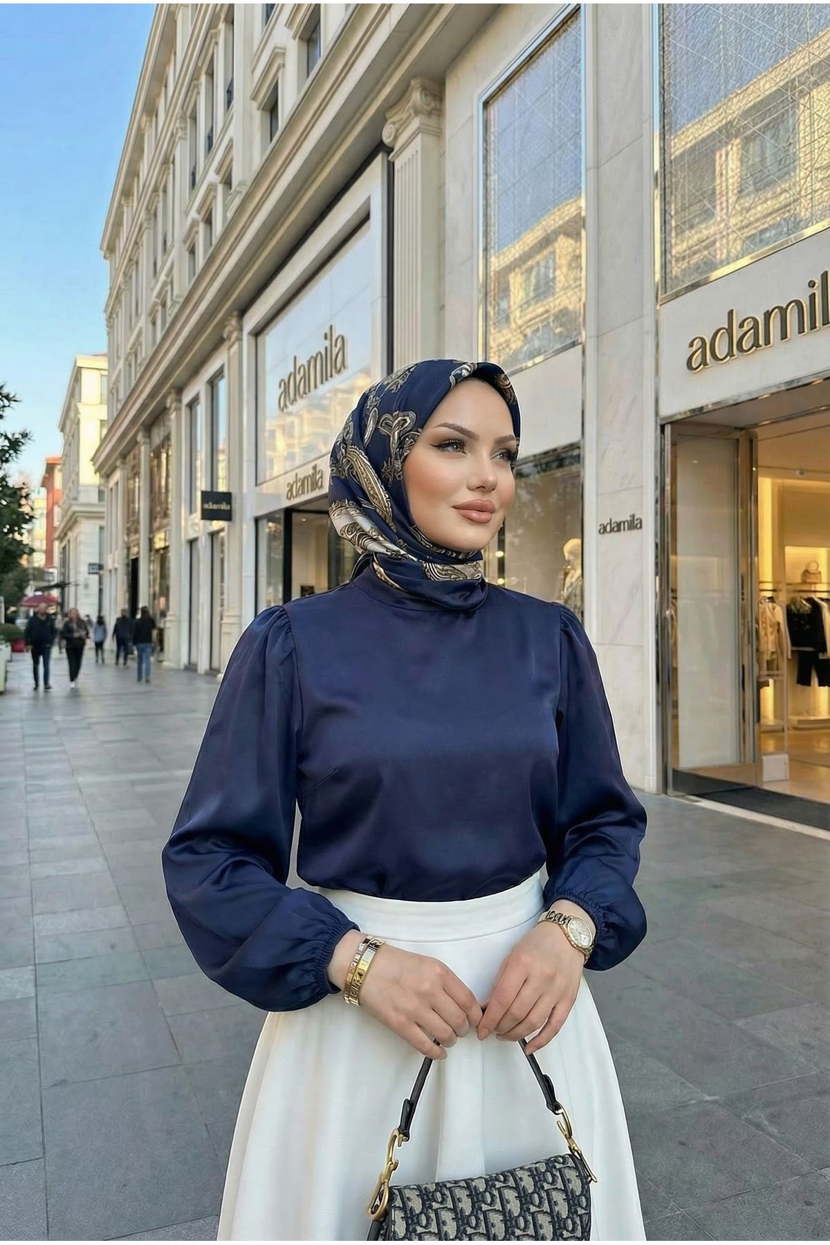 Kadın Lastikli Kol Yarı Dik Yaka Arka Fermuar Detay Saten Tunik Lacivert