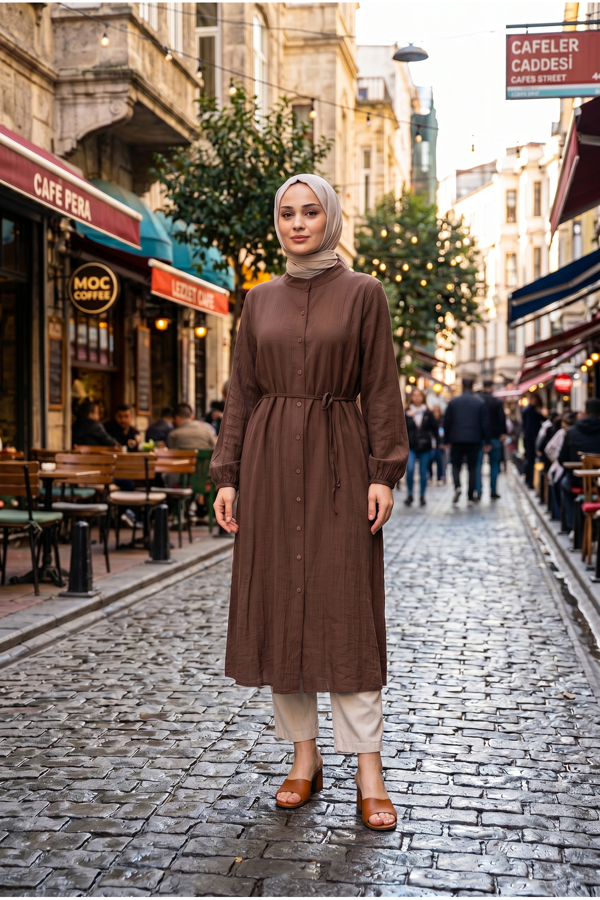 Kadın Tesettür Uzun Tunik Hakim Yaka Boydan Düğmeli Belden Bağlamalı Rahat Kalıp Günlük Şık 120 CM Uzun Tesettür Tunik