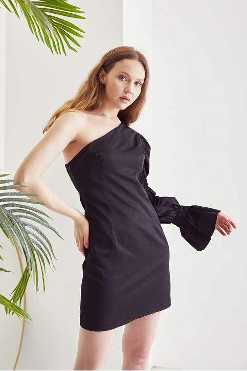 Kadın Tek Kollu Kolu Lastikli Omuz Dekolteli Mini Elbise Siyah