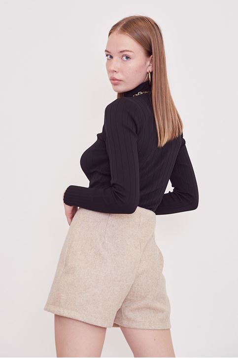 Düğmeli Kaşe Şort-Bej