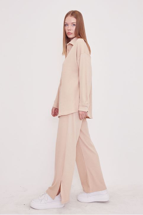 Kadın Boydan Düğmeli Gömlek Pantolon Paça Yırtmaç Detaylı Takım-Bej
