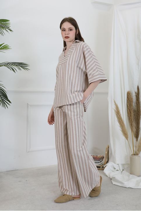 Kadın V Yaka Çizgili Yarım Kol Rahat Kalıp Yazlık Keten Takım Bej