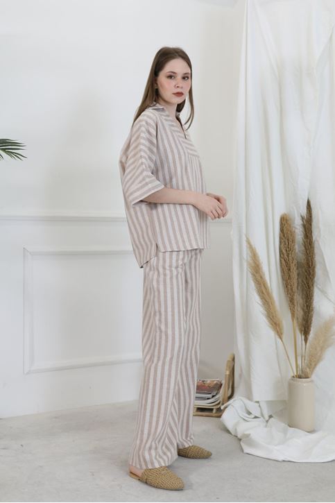 Kadın V Yaka Çizgili Yarım Kol Rahat Kalıp Yazlık Keten Takım Bej