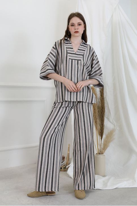 Kadın V Yaka Çizgili Yarım Kol Rahat Kalıp Yazlık Keten Takım Siyah