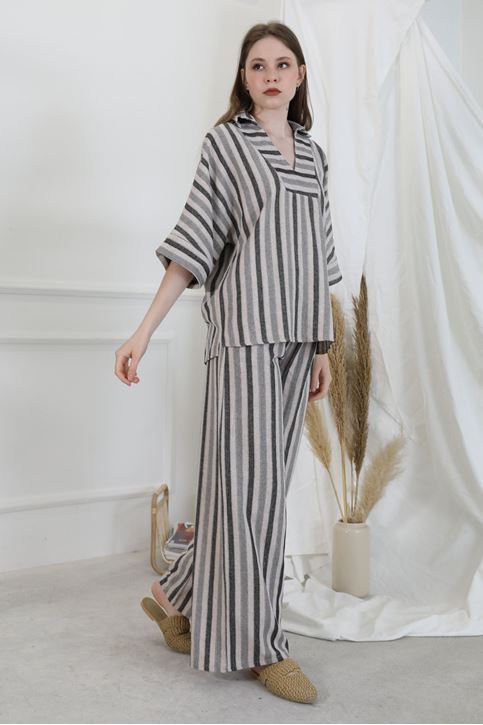 Kadın V Yaka Çizgili Yarım Kol Rahat Kalıp Yazlık Keten Takım Siyah