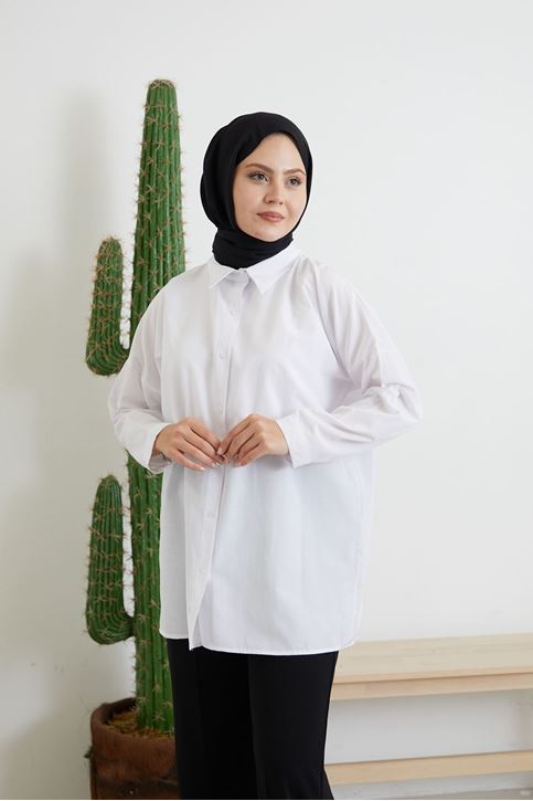 Kadın Boydan Düğmeli Kol Manşetli Oval Kesim Rahat Kalıp Poplin Uzun Gömlek Beyaz