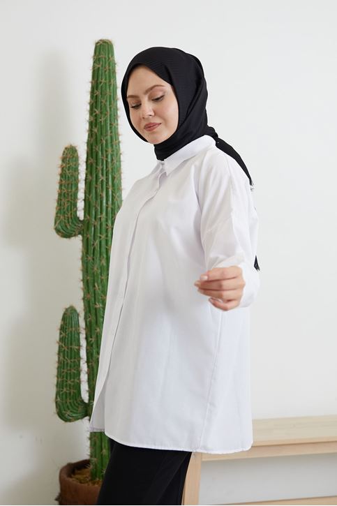 Kadın Boydan Düğmeli Kol Manşetli Oval Kesim Rahat Kalıp Poplin Uzun Gömlek Beyaz