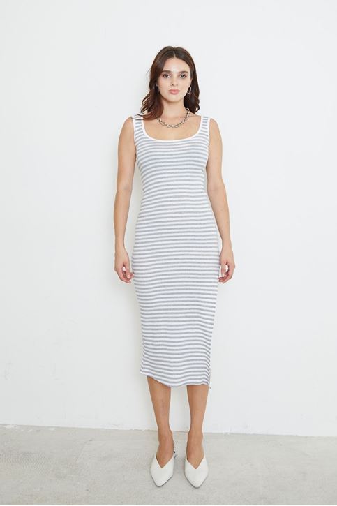 Kadın Yırtmaç Detaylı Esnek Pamuklu Kumaş U Yaka Kalın Askılı Çizgili Desen Midi Basic Elbise Gri