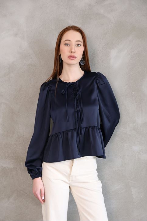 Kadın Yaka Biye Bağlamalı Etek Ucu Volanlı Kolu Lastikli Tesettür Saten Tunik Lacivert