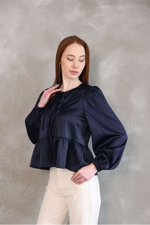 Kadın Yaka Biye Bağlamalı Etek Ucu Volanlı Kolu Lastikli Tesettür Saten Tunik Lacivert