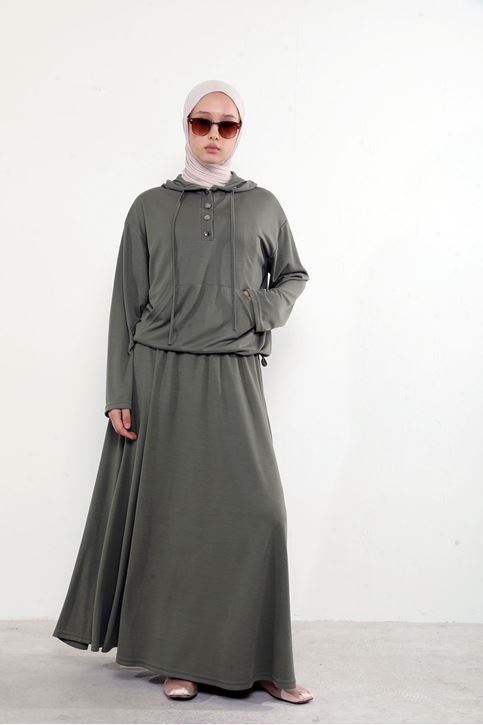 Kadın Önü Çıtçıt Pat Detaylı Kanguru Cepli Kapüşonlu Tesettür Etekli Takım Haki