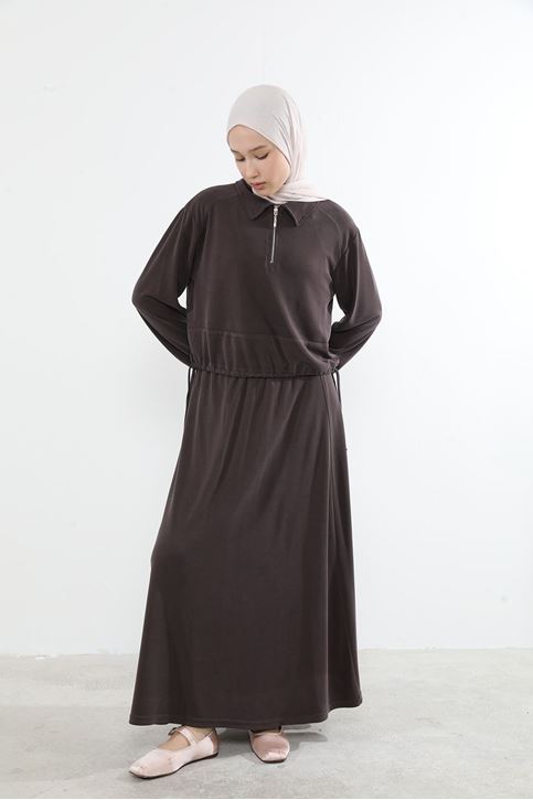 Kadın Polo Yaka Fermuar Detay Tunik Büzgü Detaylı  Tesettür Etekli Takım Kahve