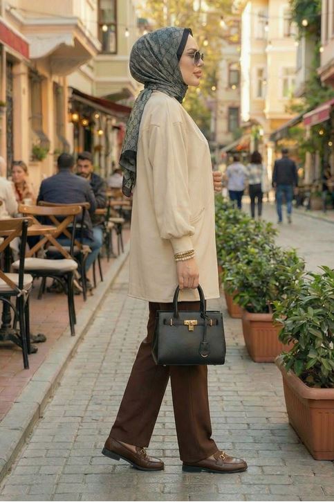 Kadın Cepli Oversize Tesettür Kimono Hırka – Mevsimlik Rahat Kesim Uzun Ceket Krem