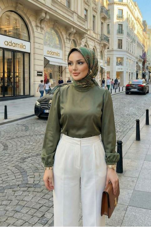 Kadın Lastikli Kol Yarı Dik Yaka Arka Fermuar Detay Saten Tunik Haki