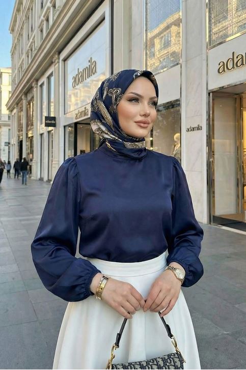 Kadın Lastikli Kol Yarı Dik Yaka Arka Fermuar Detay Saten Tunik Lacivert