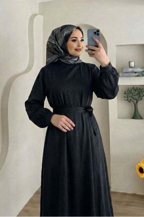 Kadın Siyah Saten Tesettür Abiye Elbise Uzun Kollu Kuşaklı Düğün Nişan Özel Gün Tesettür Elbise