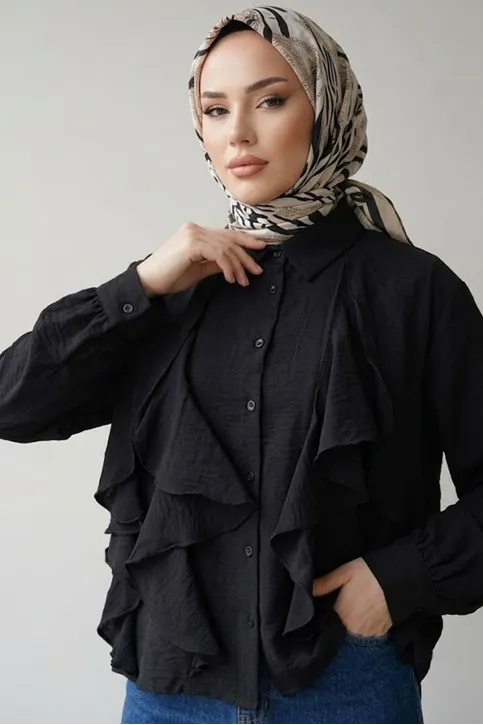 Trend Tesettür Siyah Fırfırlı Gömlek Yaka Bluz Önü Volanlı Düğmeli Şık ve Günlük Yazlık Tesettür Tunik Bluz
