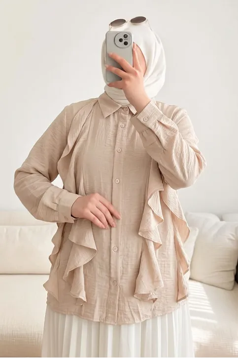 Trend Tesettür Taş Fırfırlı Gömlek Yaka Bluz Önü Volanlı Düğmeli Şık ve Günlük Yazlık Tesettür Tunik Bluz