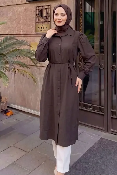 Kadın Trend Tesettür Kahve Cupro Kumaş Gömlek Tunik Beli Kuşaklı Boydan Düğmeli Tesettür Uzun Tunik