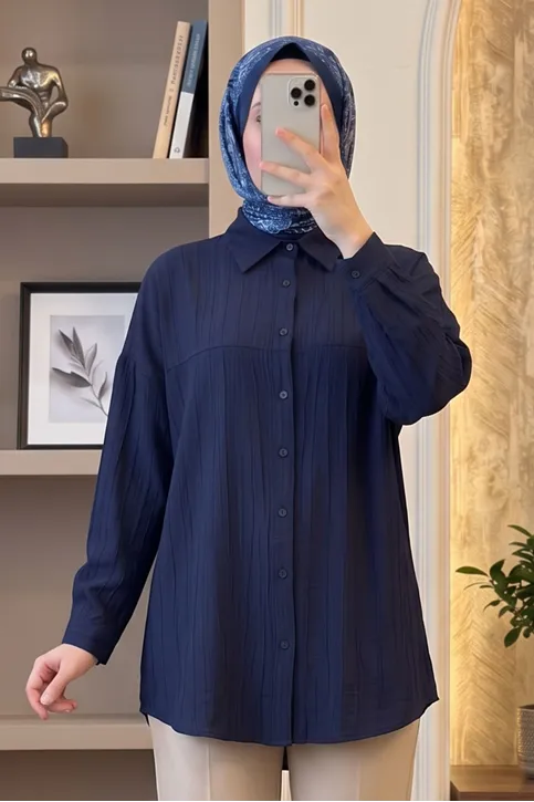 Kadın Lacivert Çilek Kumaş Trend Tesettür Tunik Düğmeli 78 CM Oversize Dökümlü Rahat Gömlek Tunik
