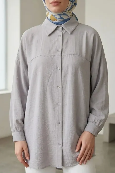 Kadın Gri Çilek Kumaş Trend Tesettür Tunik Düğmeli 78 CM Oversize Dökümlü Rahat Gömlek Tunik