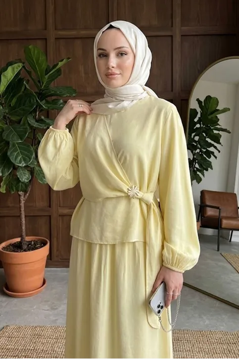 Kadın Yanı Çapraz Bağlamalı Sarı Tesettür  Etekli Takım