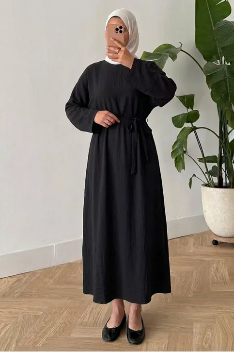 Kadın Bisiklet Yaka Çilek Kumaş Yazlık Rahat Kalıp Tesettür Siyah Elbise 