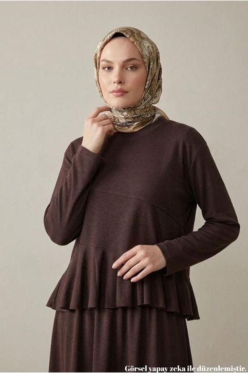 Kadın Tesettür Kahve Pike Kumaş Peplum Fırfırlı Bluz Etek Takım