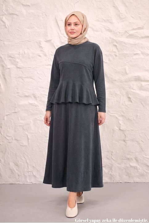 Kadın Tesettür Siyah Pike Kumaş Peplum Fırfırlı Bluz Etek Takım