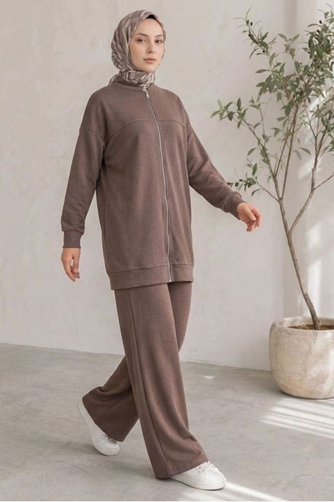 Kadın Tesettür Modal Pike Kumaş Salaş Takım Fermuarlı Sweat Pantolon Açık Kahve Tesettür Takım 