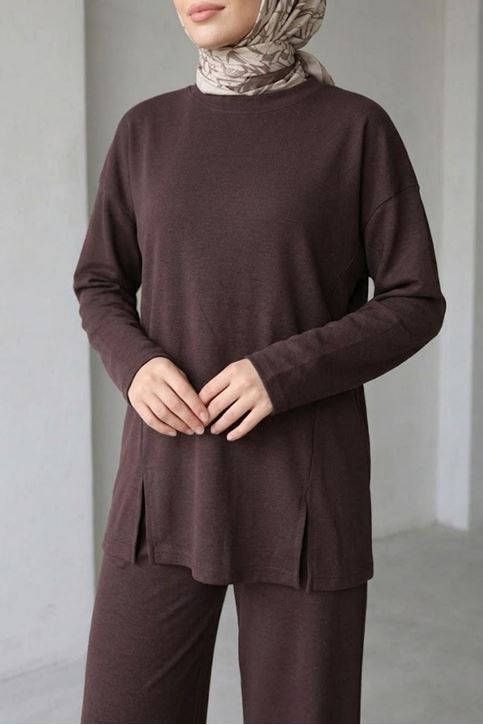Kadın Tesettür İkili Takım Rahat Kalıp Pike Kumaş Uzun Kollu Tunik Bol Paça Pantolon Şık Günlük Kombin
