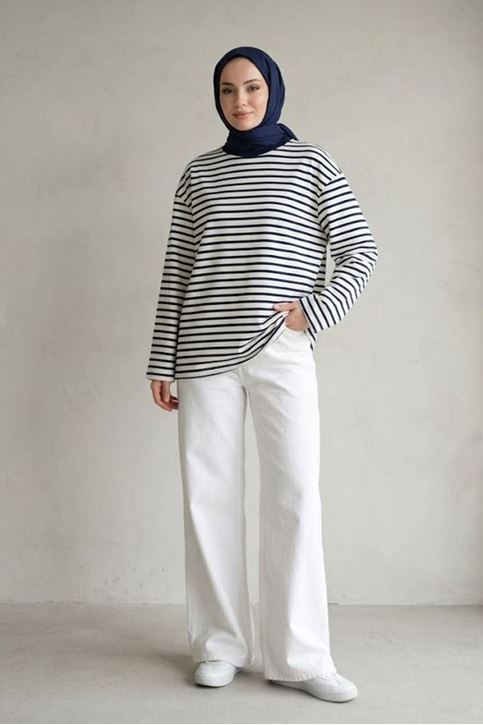 Kadın Lacivert Çizgili Oversize Sweatshirt Bisiklet Yaka Uzun Kollu Yumuşak Dokulu Tesettür Üst